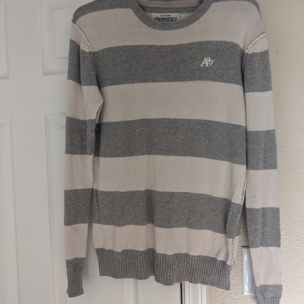 Aeropostale Long Sleeve Sweater Size Medium